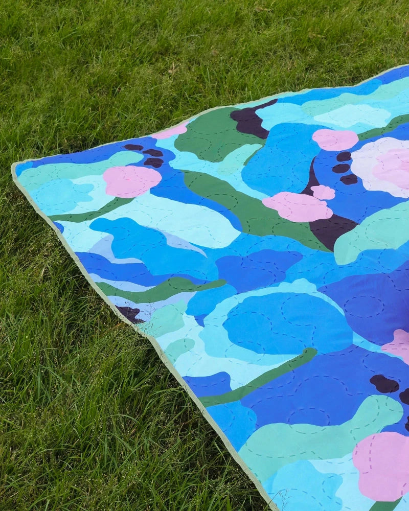 The Somewhere Co XL Picnic Rug- Honeydew